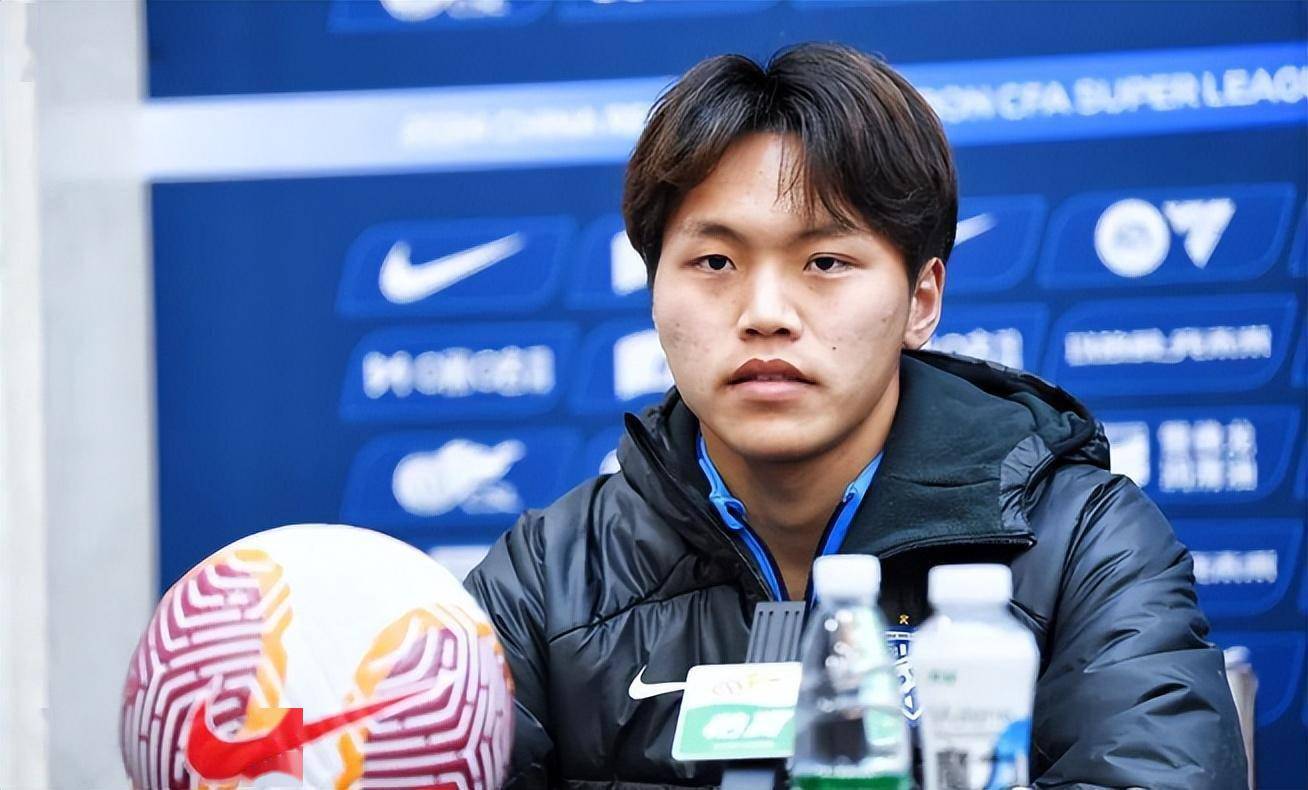 武汉三镇11号球员